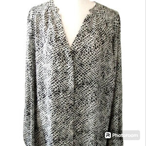 Apt 9 Size 3X Dalmatian Spot Print Blouse Long Sleeve No Collar